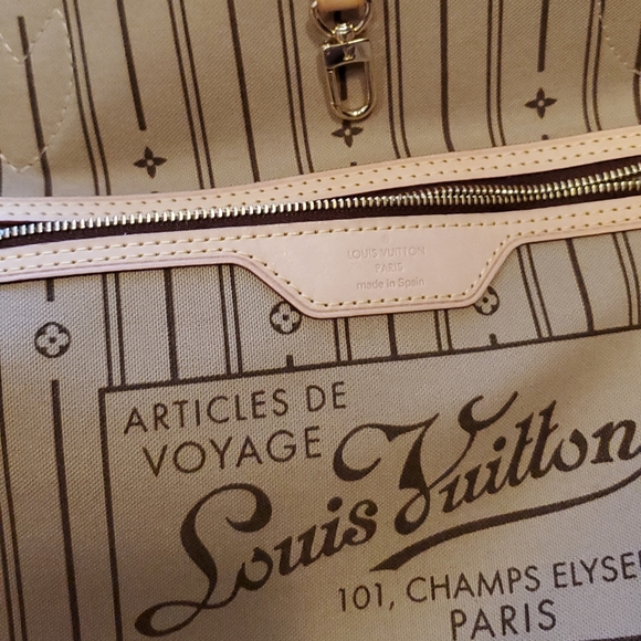 Louis Vuitton Neverfull MM with pouch in Beige Interior. - Picture 3 of 17